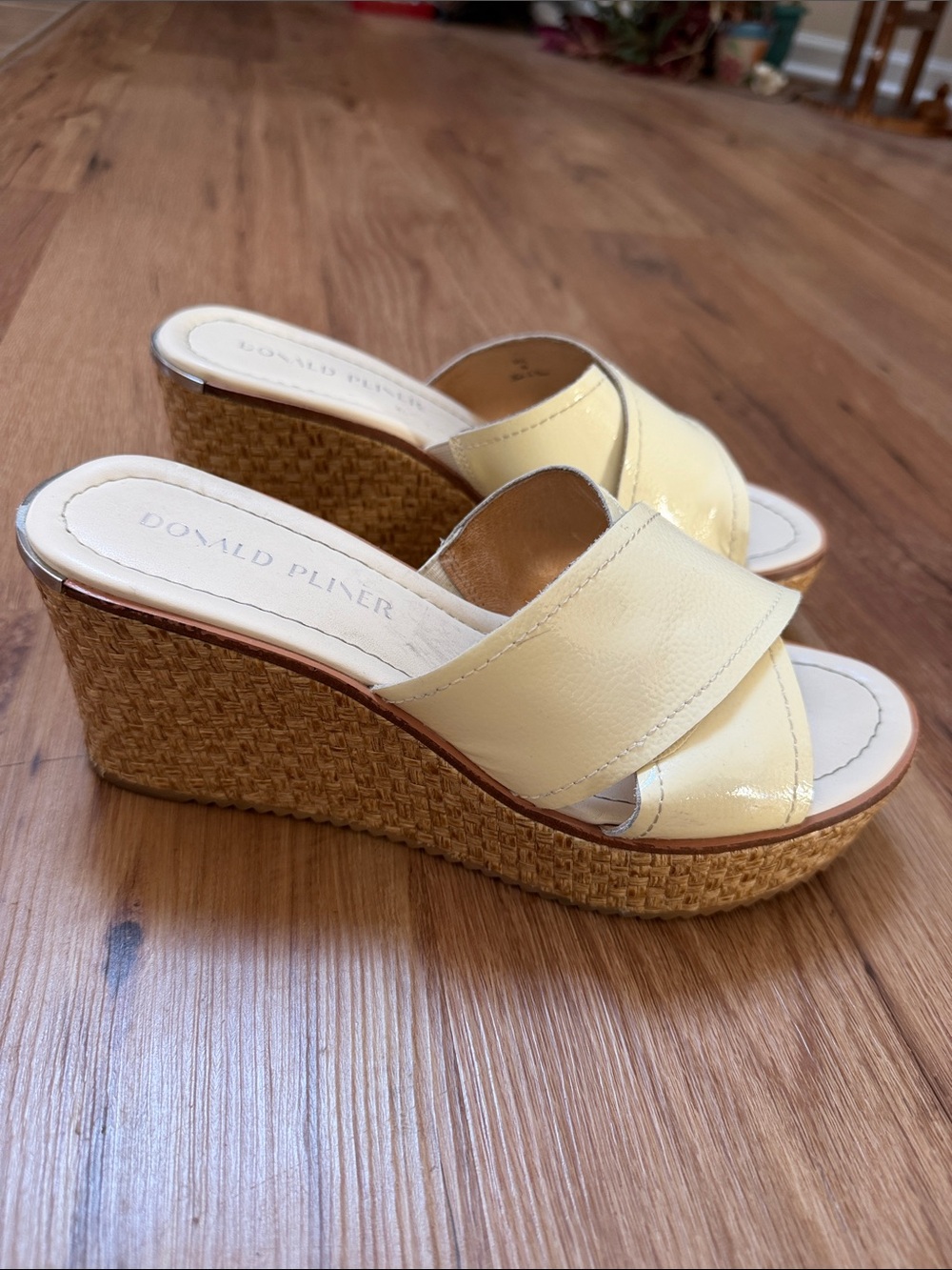 Donald J. Pliner Cream Wedge Sandals, size 8